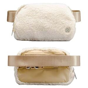 LULULEMON Everywhere Fleece Belt Bag - Ivory.